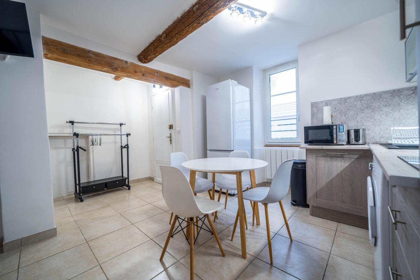 Au Coeur Du Vieux Village Saint-Chamas Quarto foto